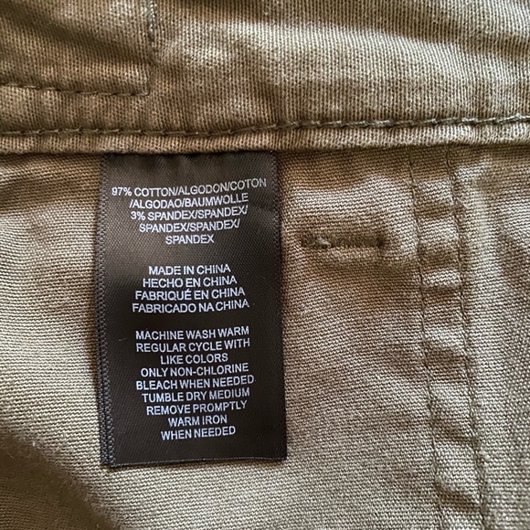 Khaki Green Cargo Pants—Jones New York - Picture 3 of 5